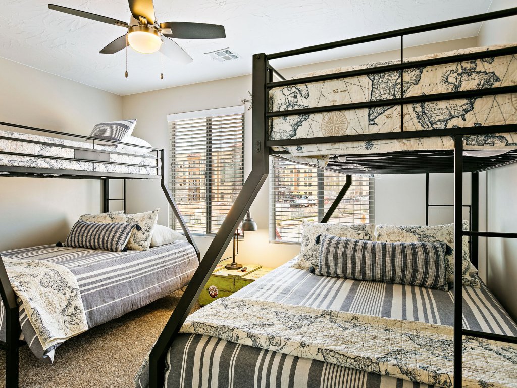 Zion Poolhouse Vacation Rental in Utah - RedAwning