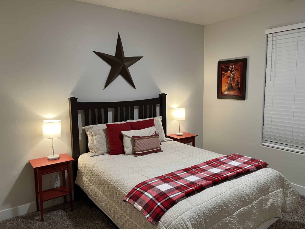 Desert Rose Vacation Rental in Utah - RedAwning