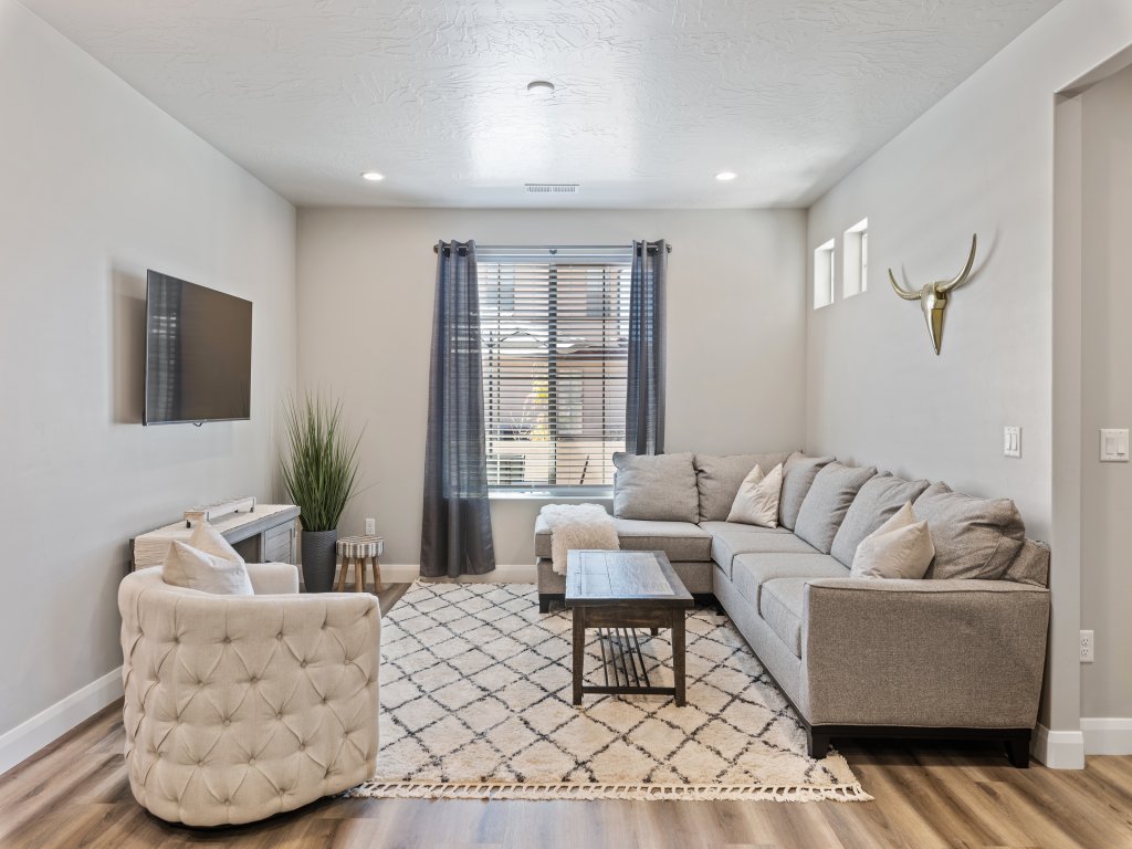 Sunshine Seekers Vacation Rental in Utah - RedAwning