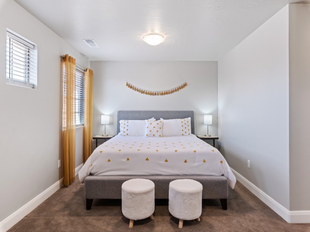 Sunshine Seekers Vacation Rental in Utah - RedAwning
