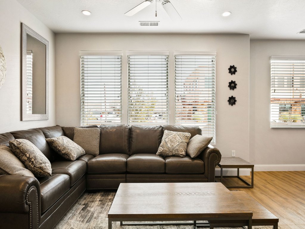 Latitude Adjustment Vacation Rental in Utah - RedAwning