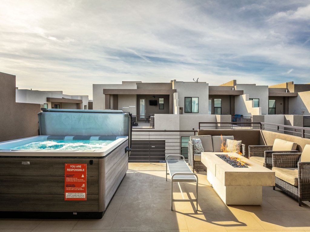 Latitude Adjustment Vacation Rental in Utah - RedAwning