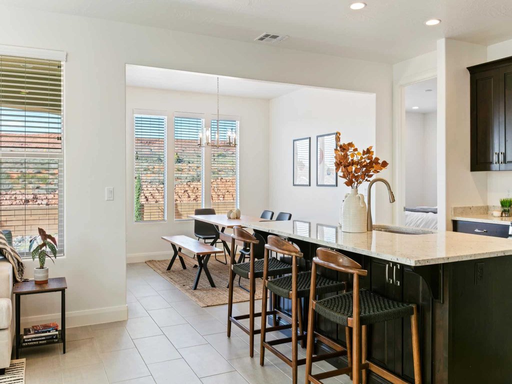 Paseos to Redrocks Vacation Rental in Utah - RedAwning