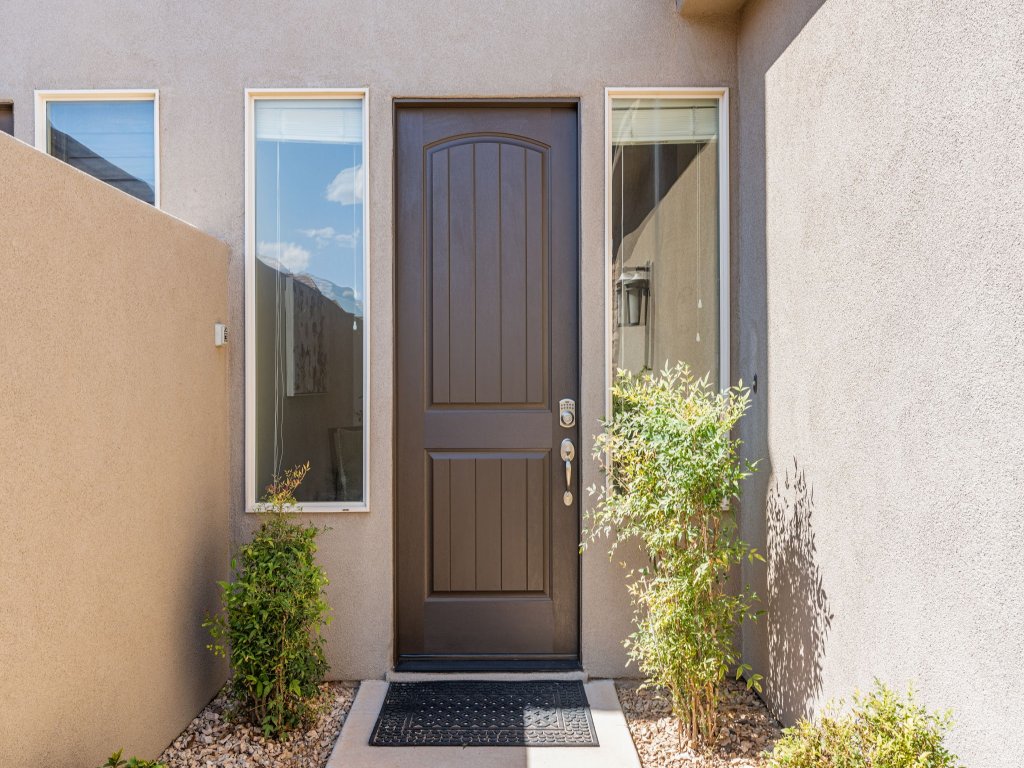 Coral Escape Vacation Rental in Utah - RedAwning