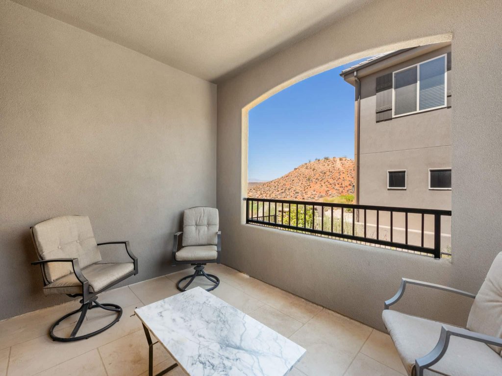 Coral Escape Vacation Rental in Utah - RedAwning