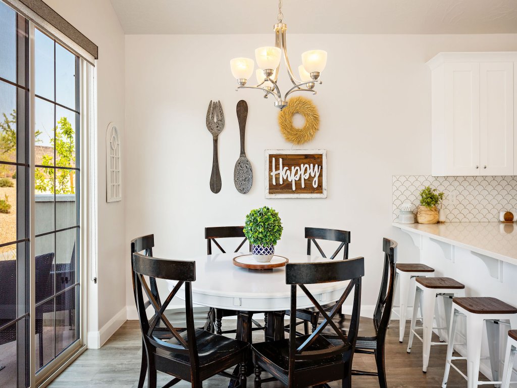 Zion Sunrise Vacation Rental in Utah - RedAwning
