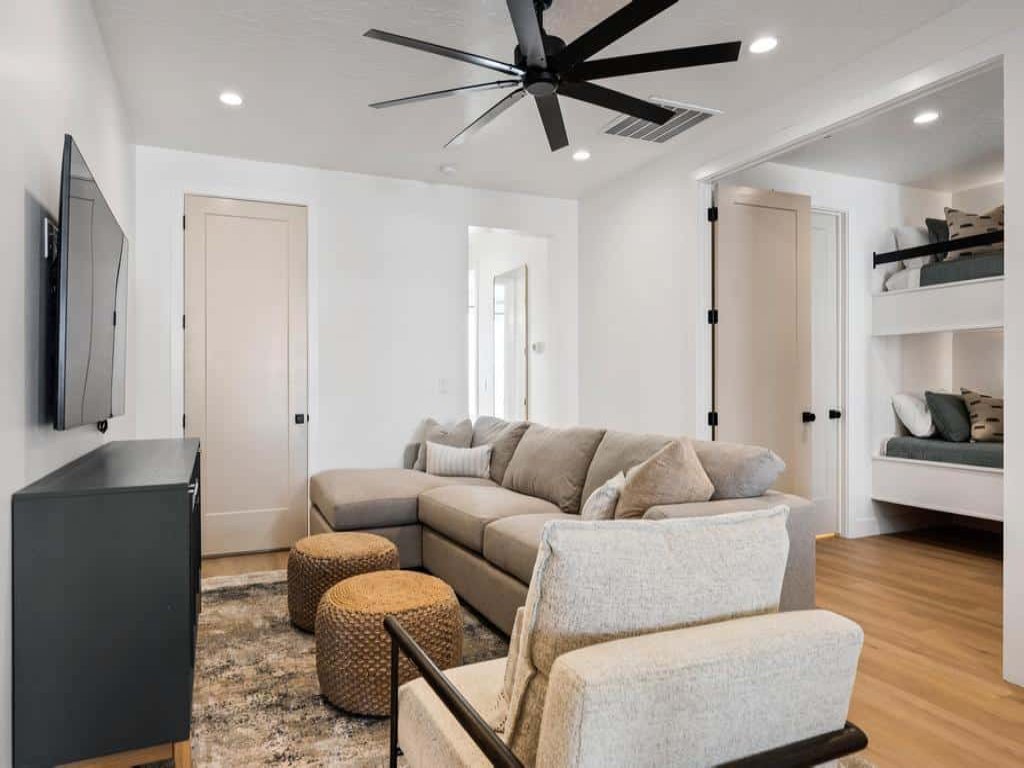 Laguna Beach Vacation Rental in St. George - RedAwning