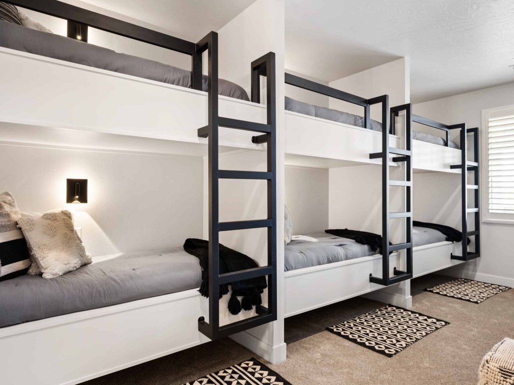 Desert Daydream Vacation Rental in St. George - RedAwning