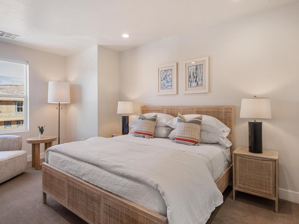 Shangri - La Vacation Rental in Utah - RedAwning