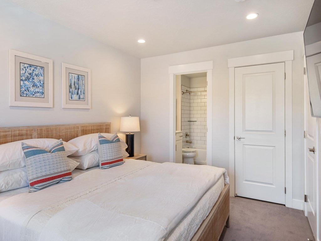 Shangri - La Vacation Rental in Utah - RedAwning