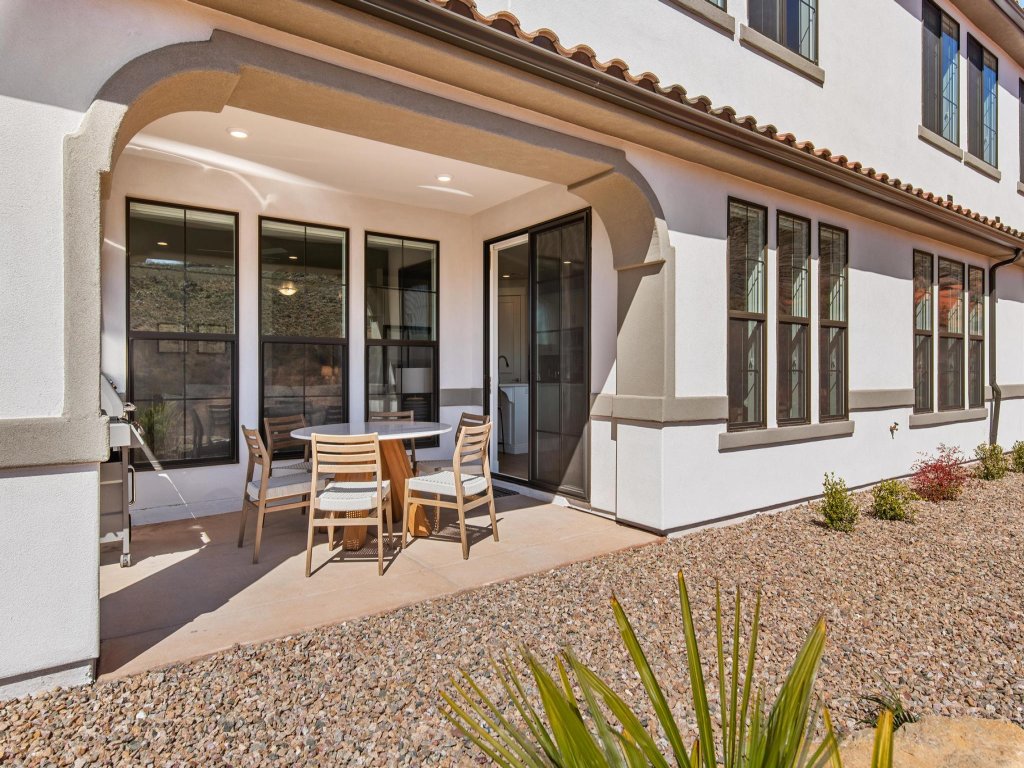 Shangri - La Vacation Rental in Utah - RedAwning