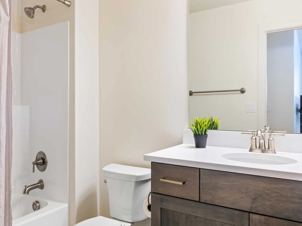 Rally Point Vacation Rental in Utah - RedAwning