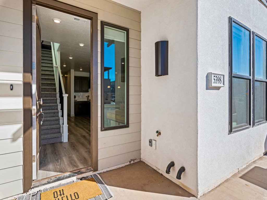Mavericks Retreat Vacation Rental in St. George - RedAwning