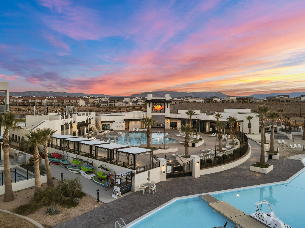 Sun-Kissed II at Desert Color Vacation Rental in St. George - RedAwning