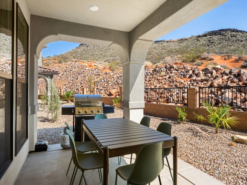 Sunnyside Retreat at Escondido Vacation Rental in Utah - RedAwning