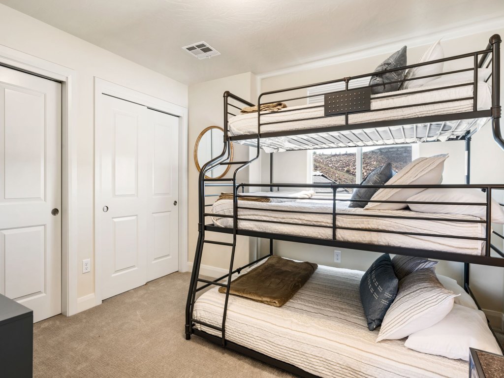 Rustico Roost Vacation Rental in Utah - RedAwning