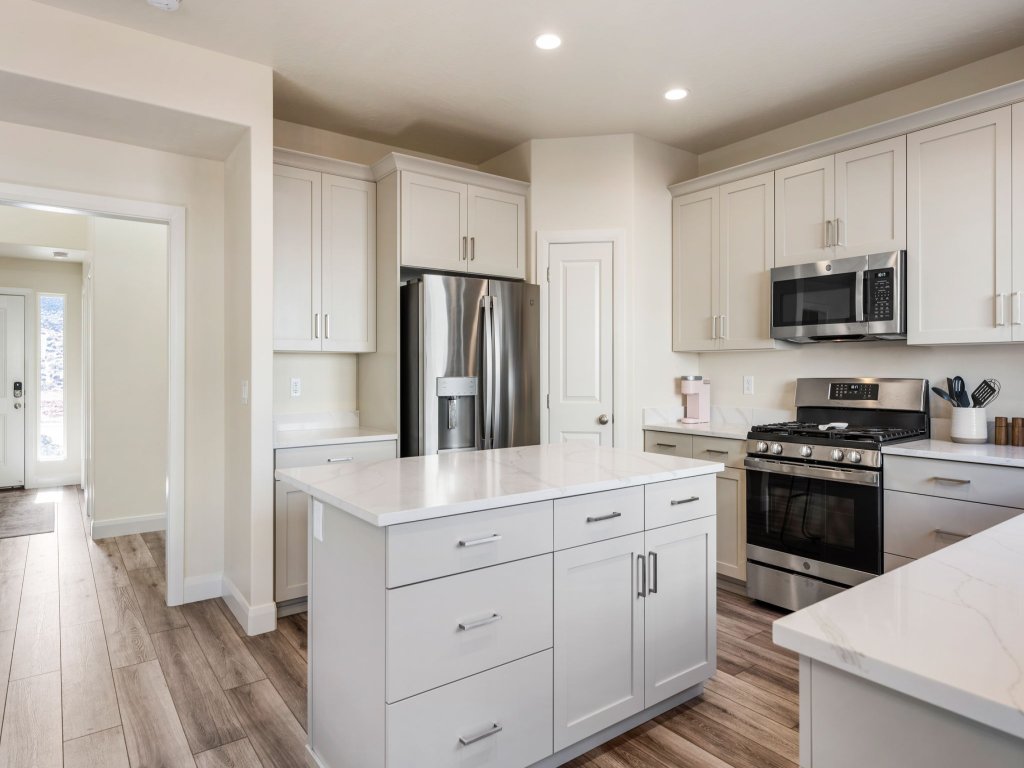 Rustico Roost Vacation Rental in Utah - RedAwning