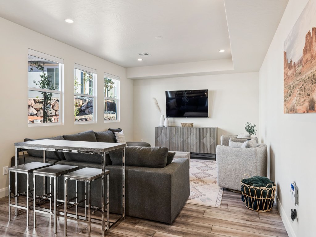 Rustico Roost Vacation Rental in Utah - RedAwning