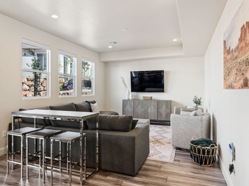 Rustico Roost Vacation Rental in Utah - RedAwning
