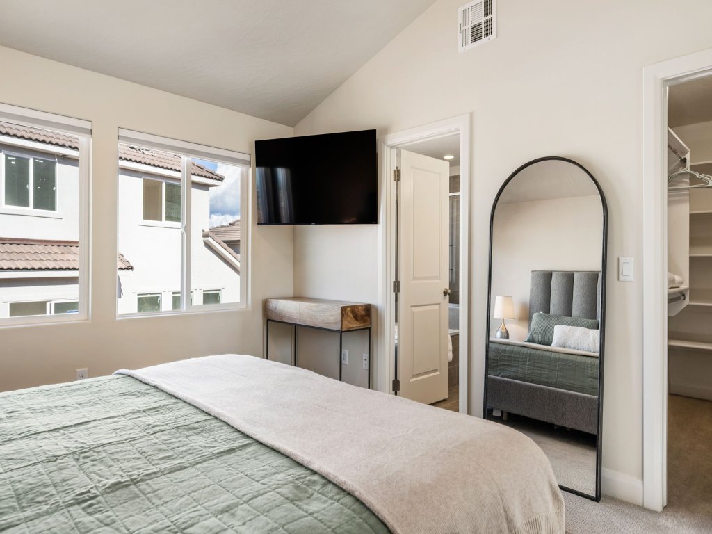 Rustico Roost Vacation Rental in Utah - RedAwning
