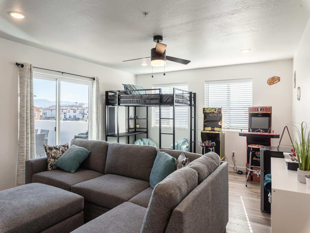 Adventure in the Desert #72 Vacation Rental in Utah - RedAwning