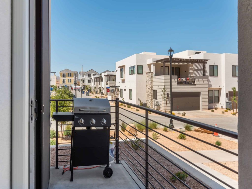 Chillin Out Maxin #96 Vacation Rental in St. George - RedAwning