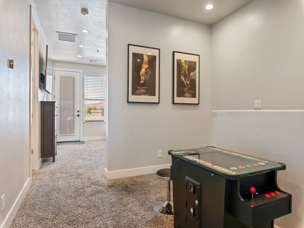 Reunion HQ Vacation Rental in Utah - RedAwning