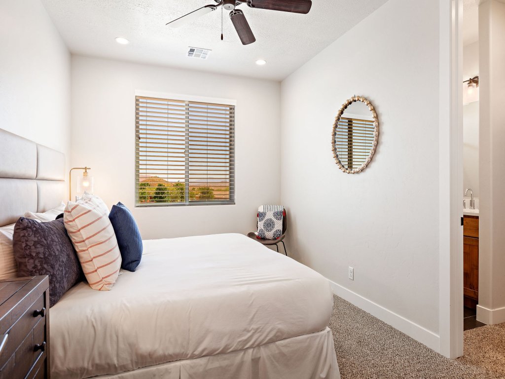 Reunion HQ Vacation Rental in Utah - RedAwning