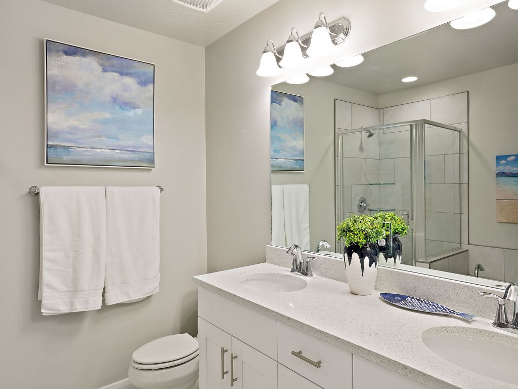 Southern Adobe Vacation Rental in Utah - RedAwning