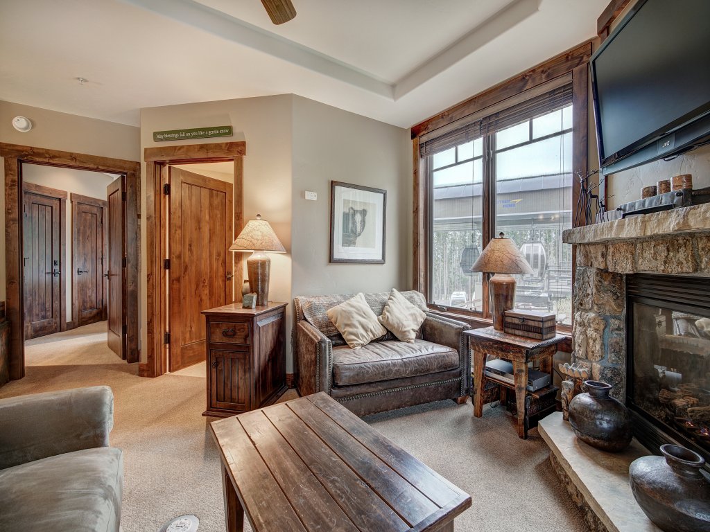 True Ski-in/Ski-out Luxury Condo on Peak 7 Vacation Rental in Breckenridge - RedAwning