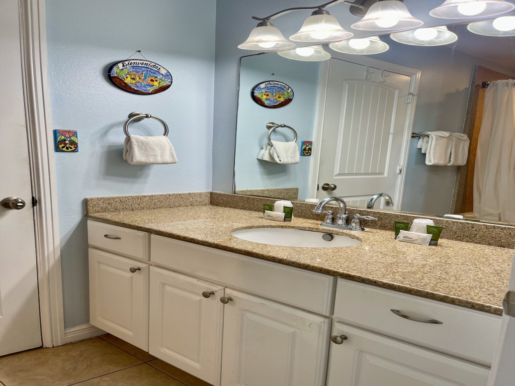 Beachgate Condo Suites and Hotel 531 - 532a - 532b Vacation Rental in Port Aransas - RedAwning