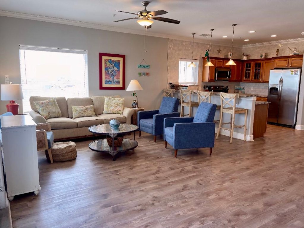 Beachgate Condo Suites and Hotel 341 - 342 Vacation Rental in Port Aransas - RedAwning