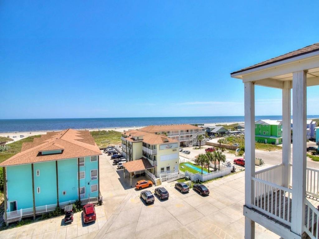 Beachgate Condo Suites and Hotel 341 - 342 Vacation Rental in Port Aransas - RedAwning