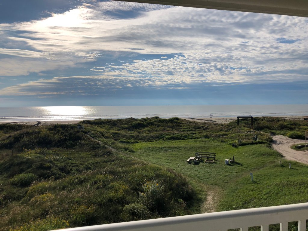 Beachgate Condo Suites and Hotel 531+532b Vacation Rental in Port Aransas - RedAwning