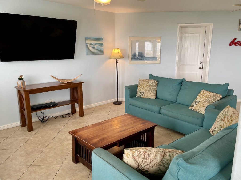 Beachgate Condo Suites and Hotel 521 and 522b Vacation Rental in Port Aransas - RedAwning