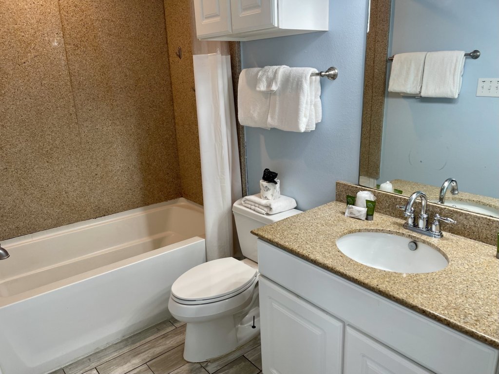 Beachgate Condo Suites and Hotel 511 and 512b Vacation Rental in Port Aransas - RedAwning