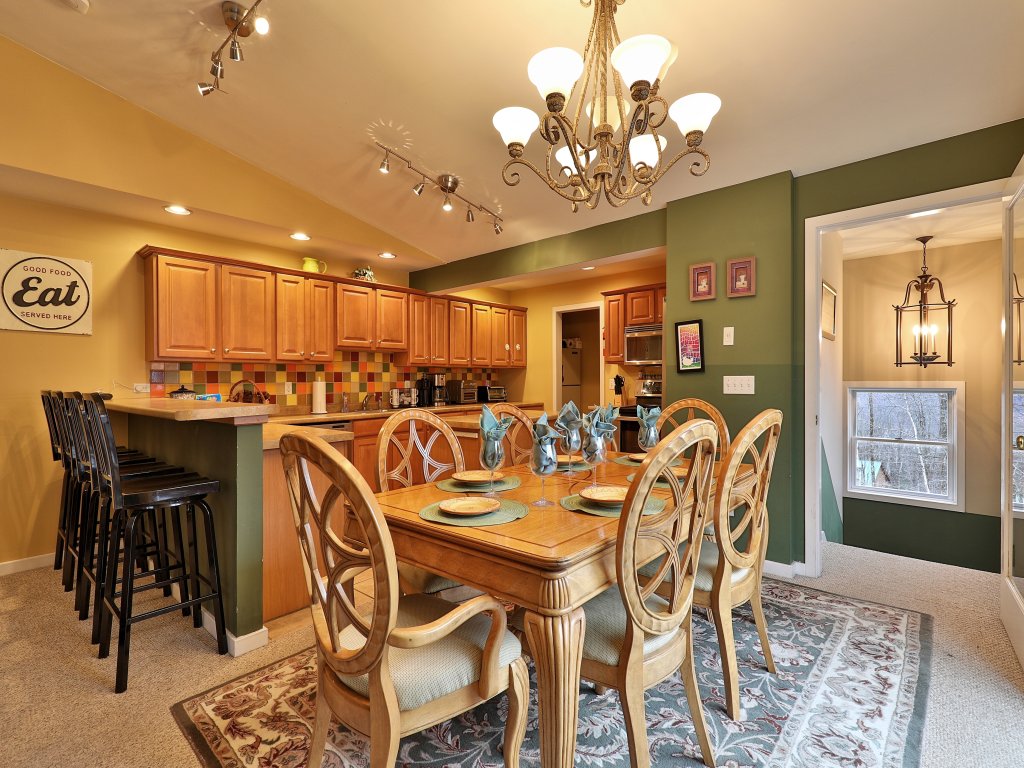 Tanglewood Blues Vacation Rental in Killington - RedAwning