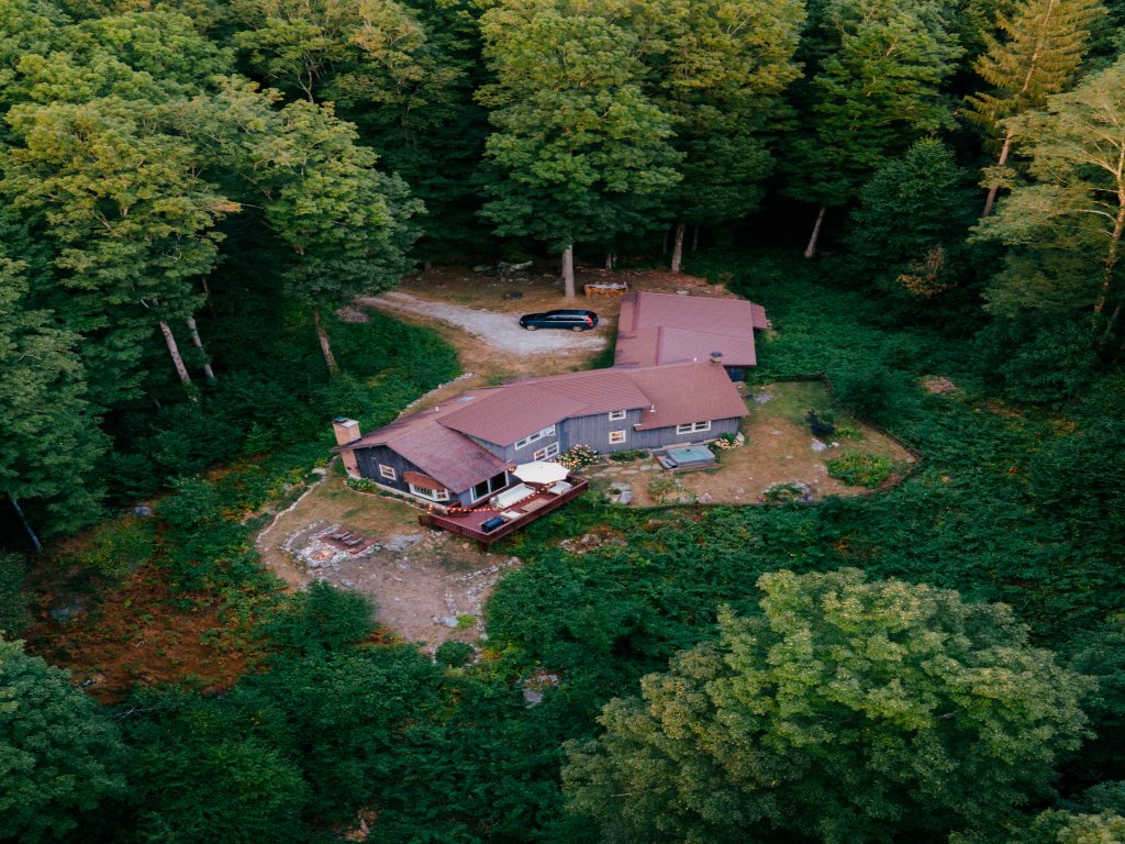 Forest Mountain Lodge Vacation Rental in Vermont - RedAwning