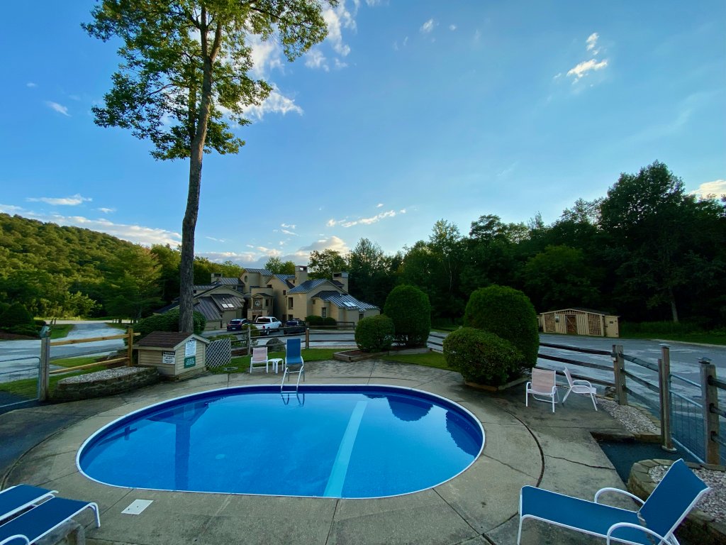 Fox Hollow Village C4 Vacation Rental in Vermont - RedAwning