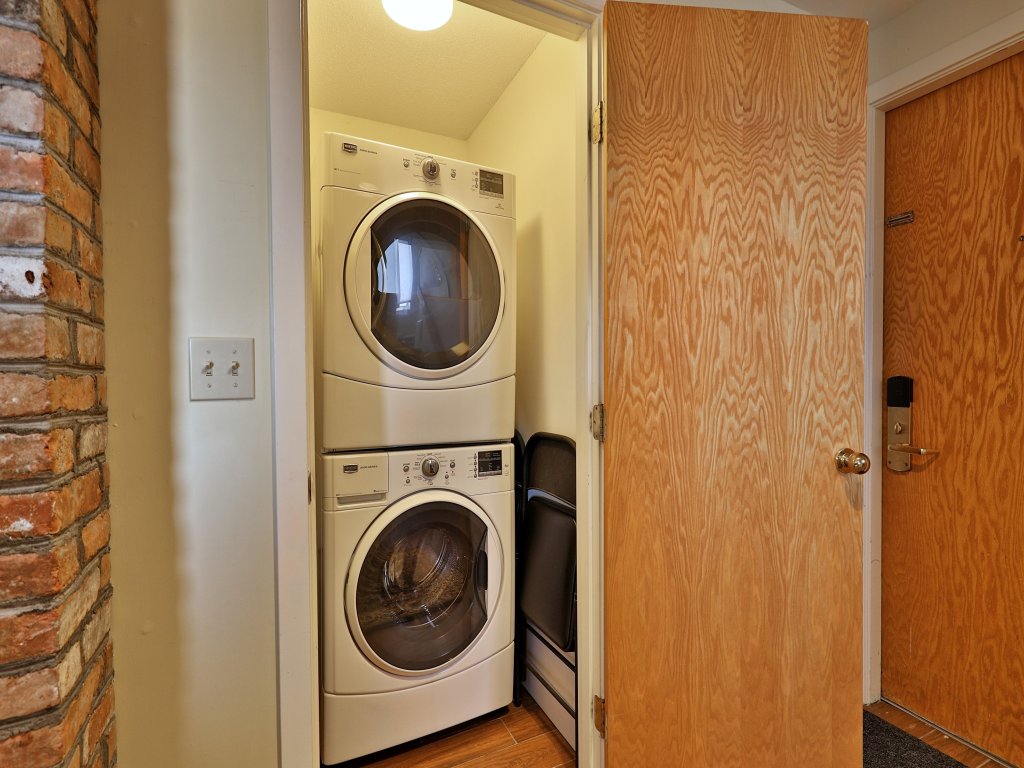 Fall Line Condo E3 Vacation Rental in Killington - RedAwning