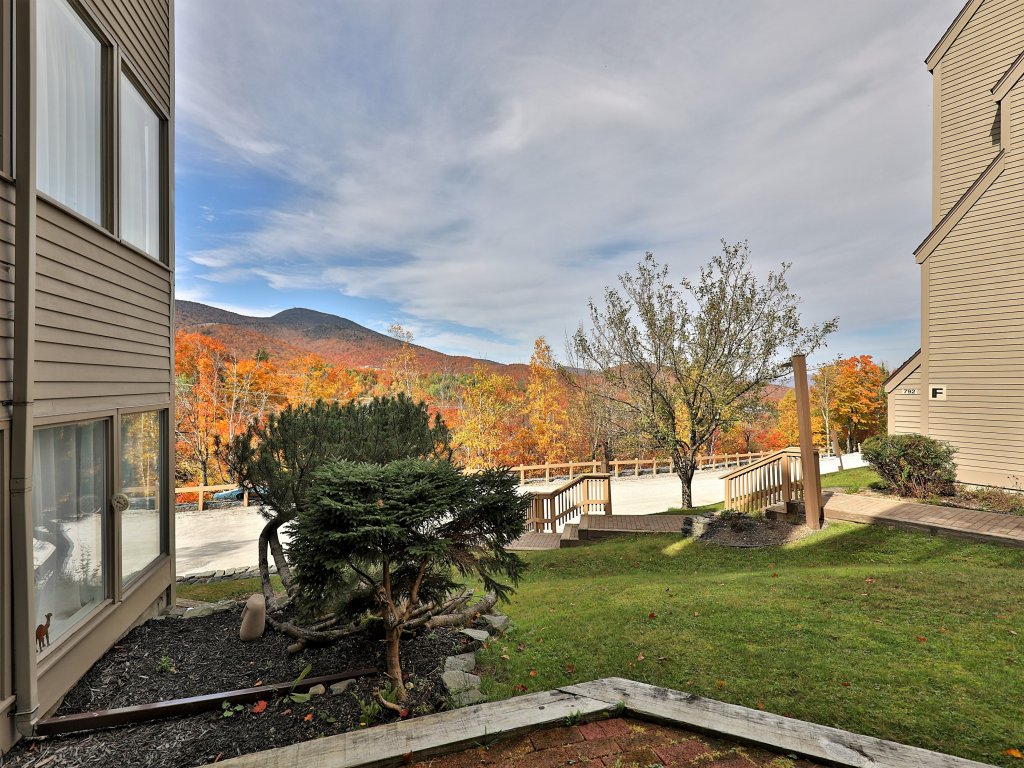Fall Line Condo E3 Vacation Rental in Killington - RedAwning