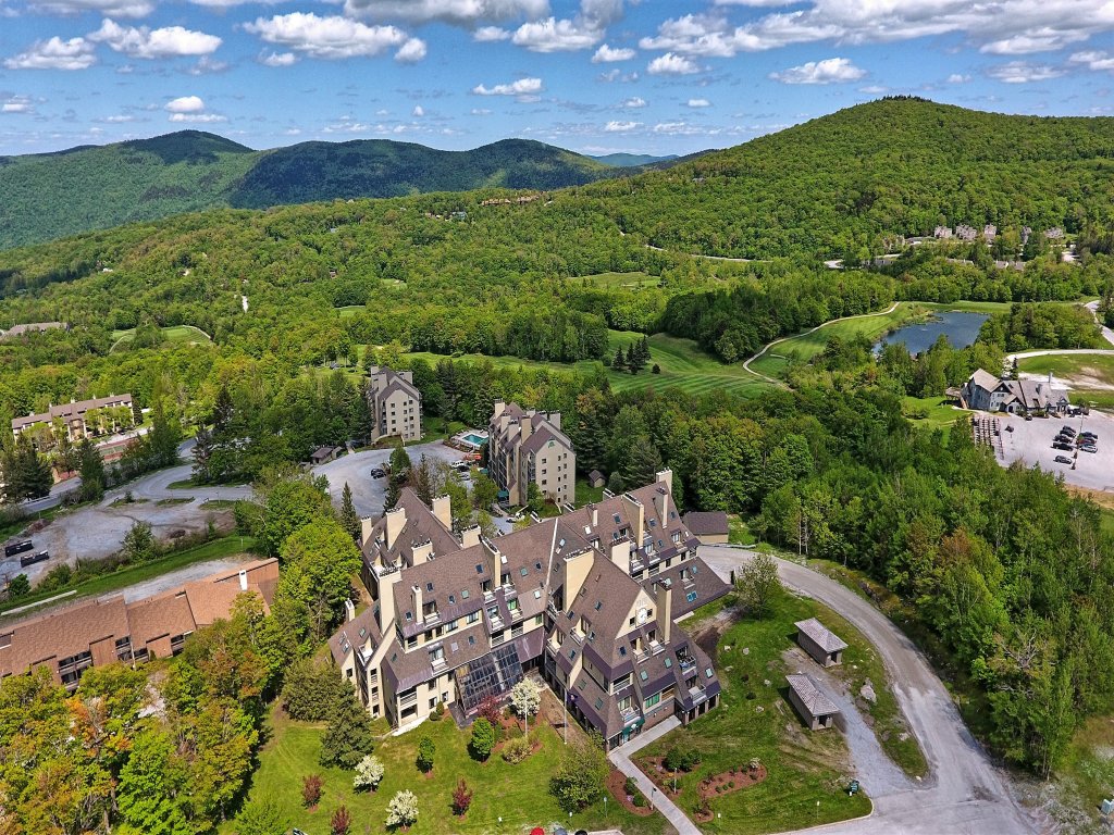Mountain Green Condo 1D7 (To Ski, or Not to Ski) Vacation Rental in Killington - RedAwning