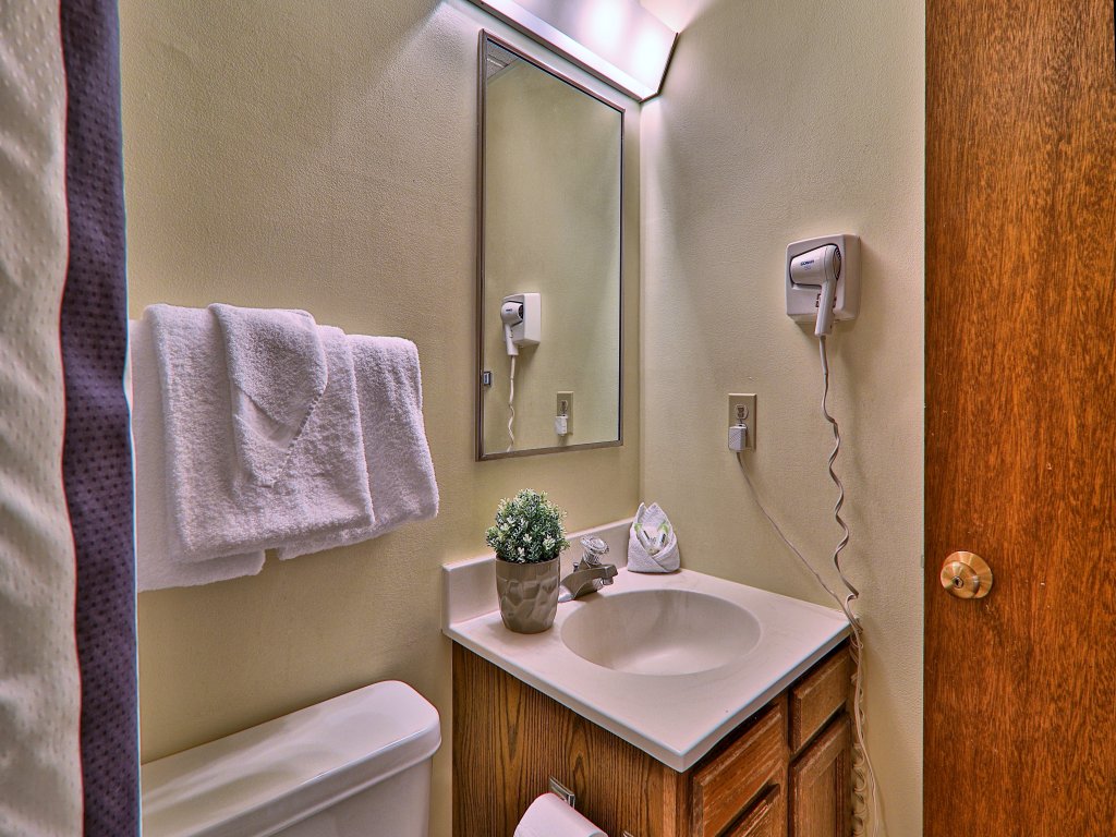 Mountain Green Condo 1D7 (To Ski, or Not to Ski) Vacation Rental in Killington - RedAwning