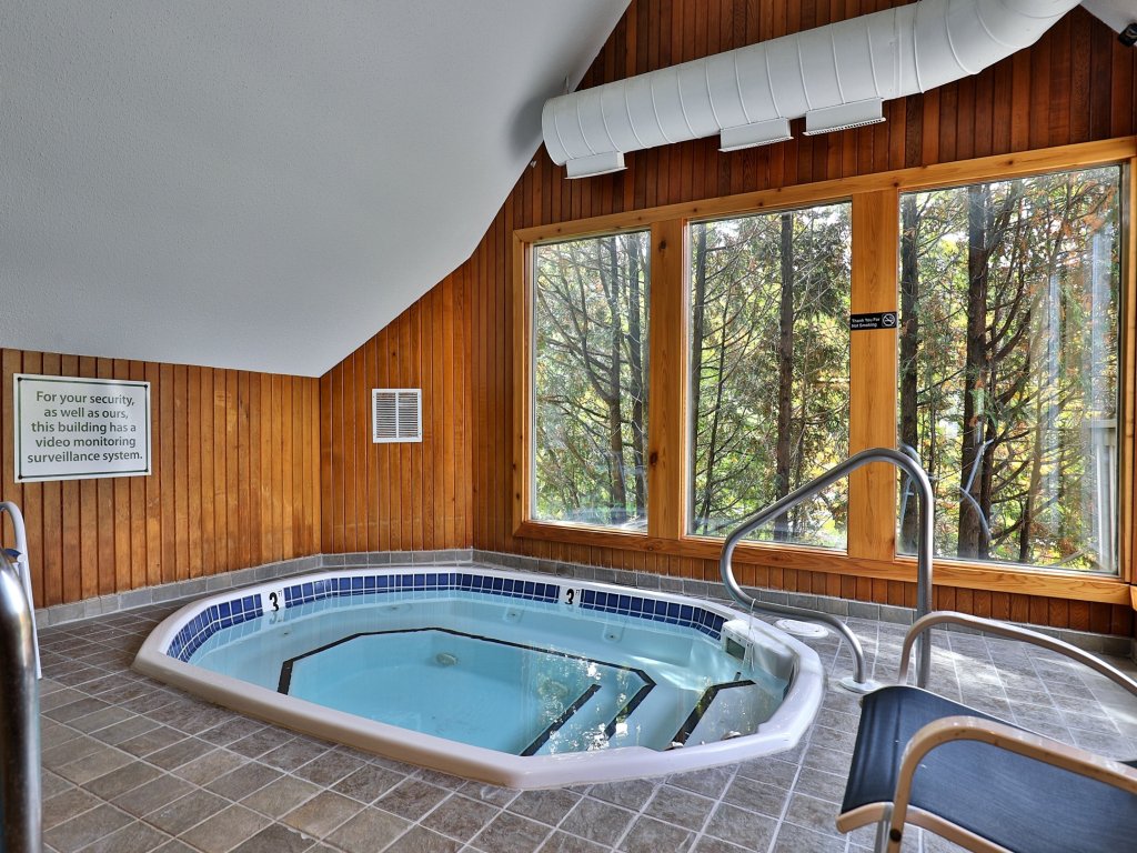 Fall Line Condo E6 Vacation Rental in Killington - RedAwning