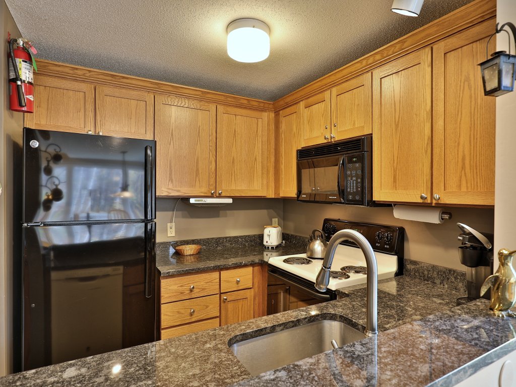 Fall Line Condo E6 Vacation Rental in Killington - RedAwning