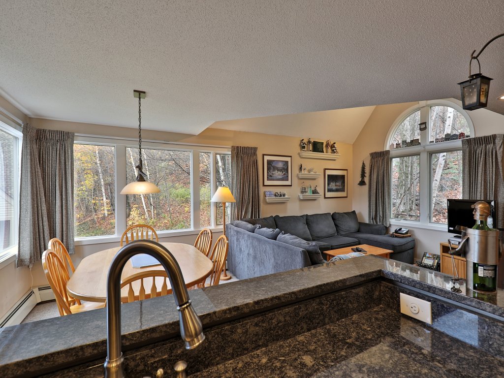 Fall Line Condo E6 Vacation Rental in Killington - RedAwning