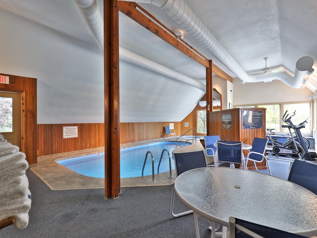 Fall Line Condo E6 Vacation Rental in Killington - RedAwning