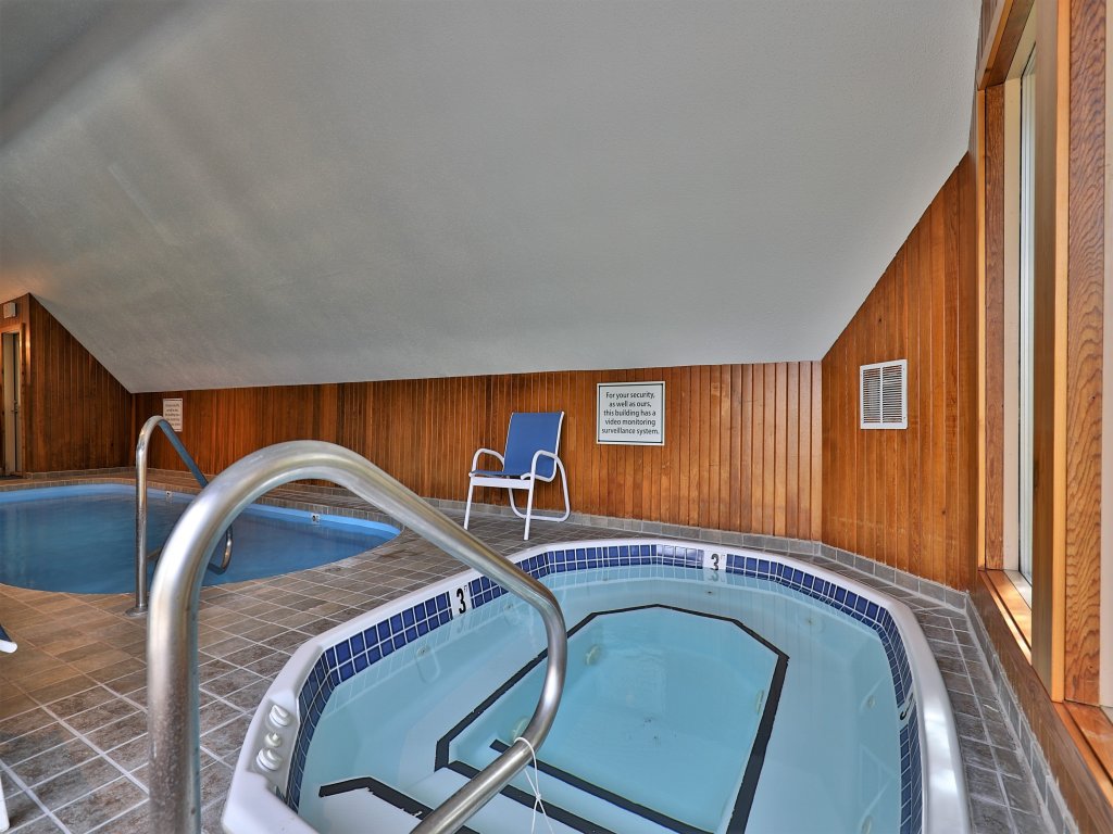 Fall Line Condo E6 Vacation Rental in Killington - RedAwning