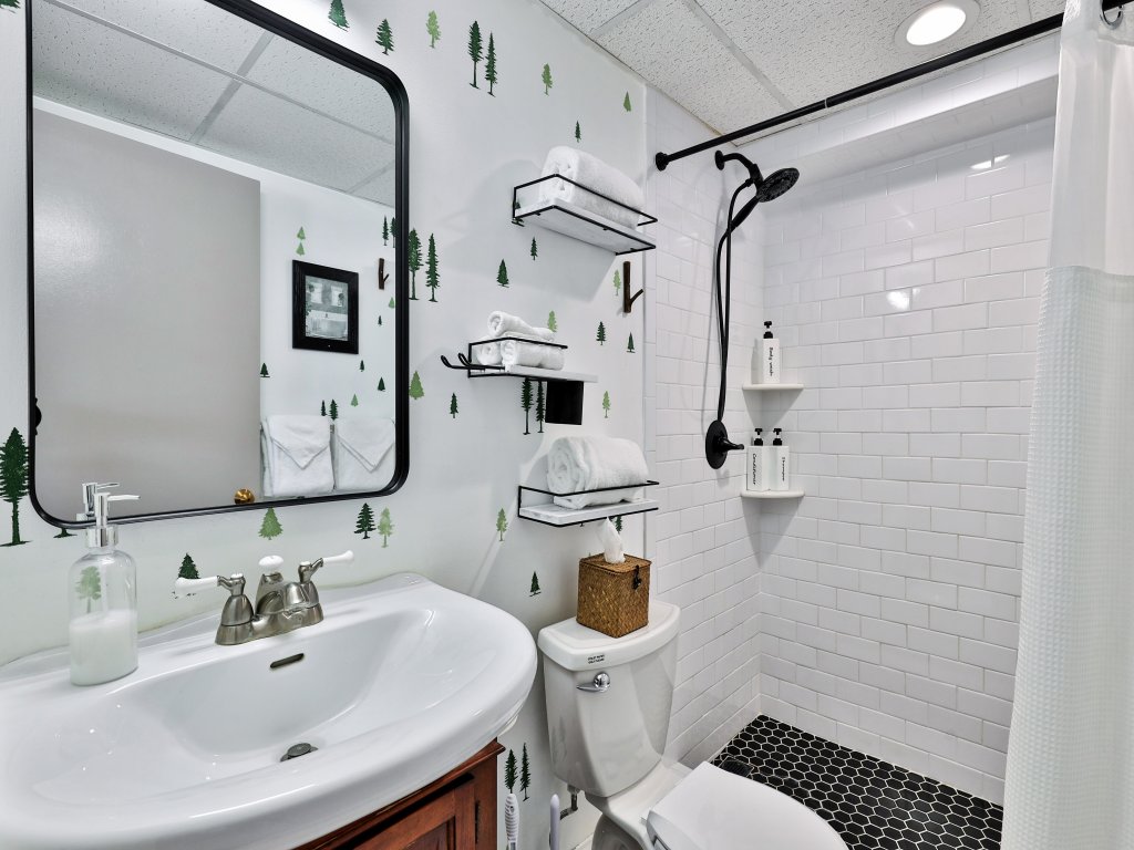 Mountain Green Condo 1D6 (Hideaway Retreat) Vacation Rental in Killington - RedAwning