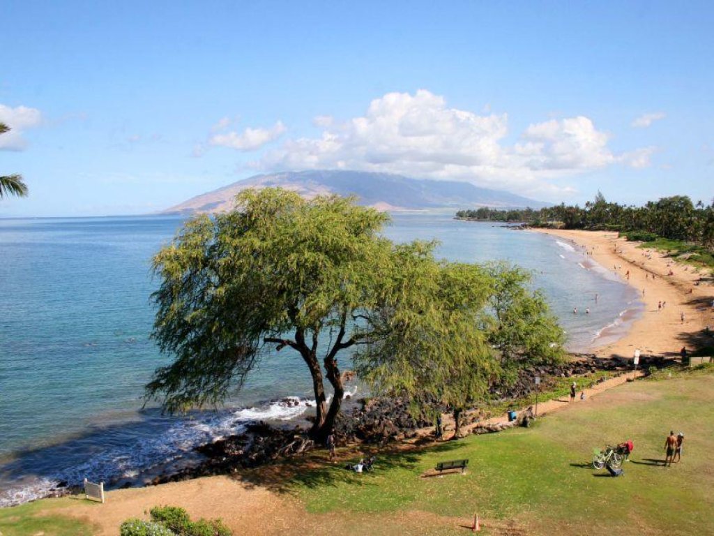 ROYAL MAUIAN, #302 Vacation Rental in Hawaii - RedAwning